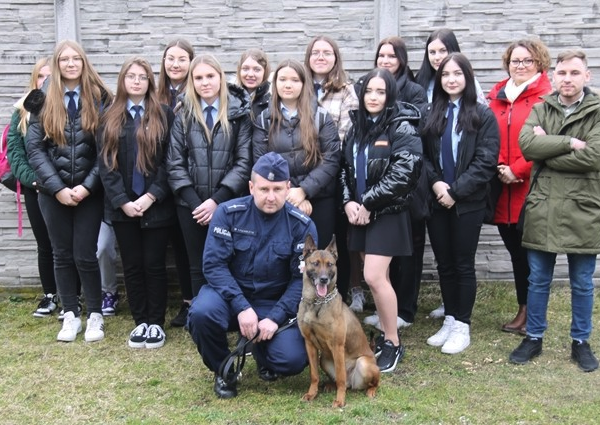 Tajniki pracy, czyli z wizytą w Komendzie Powiatowej Policji we Włoszczowie